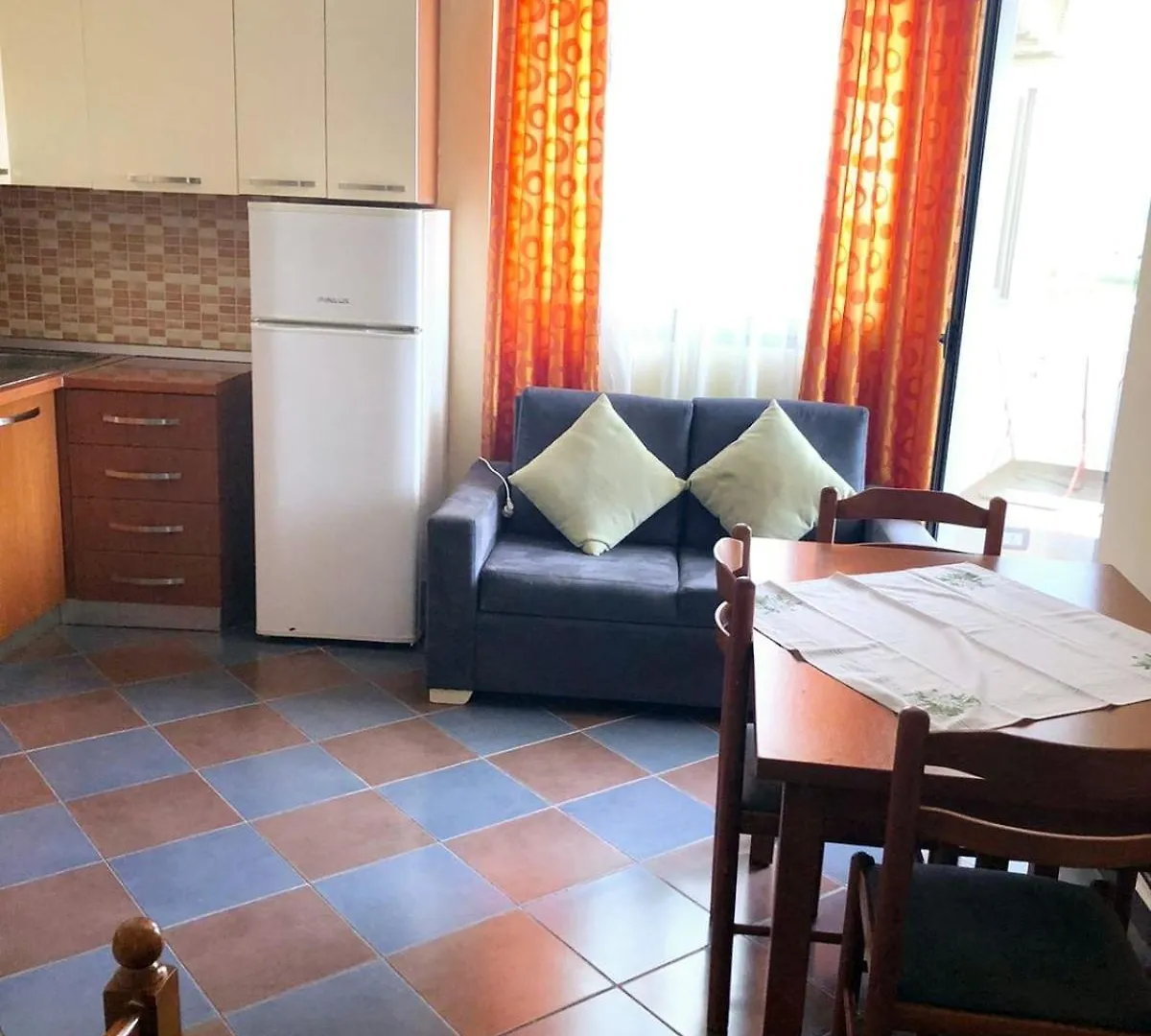 Central Apartments - Shëngjin